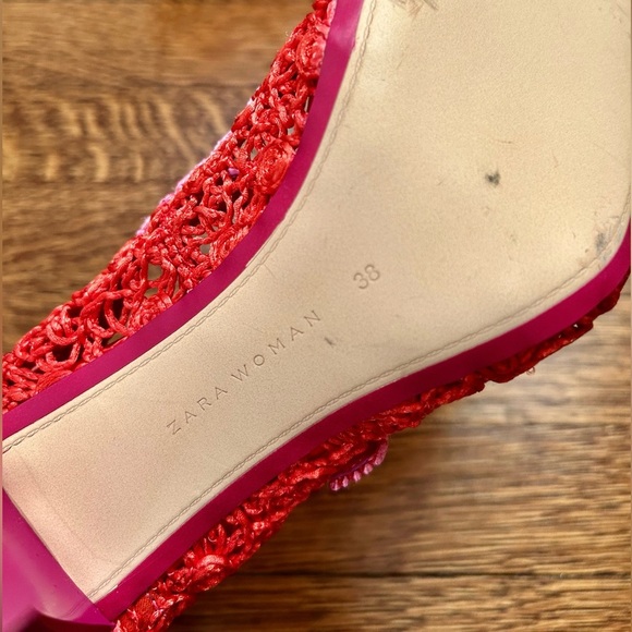 Elegant Red Knit Women's Heels - Picture 6 of 6